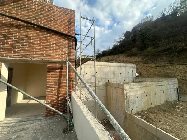 Tirane, shes apartament 2+1 Kati 1, 82 m² 191.000 € (kodra e diellit)