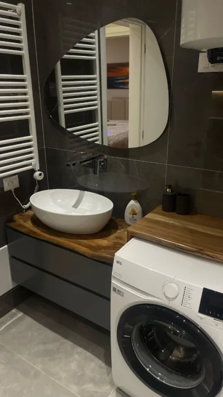 Tirane, jepet me qera apartament 2+1 , 116 m² 1.500 € (Liqeni i Thatë)