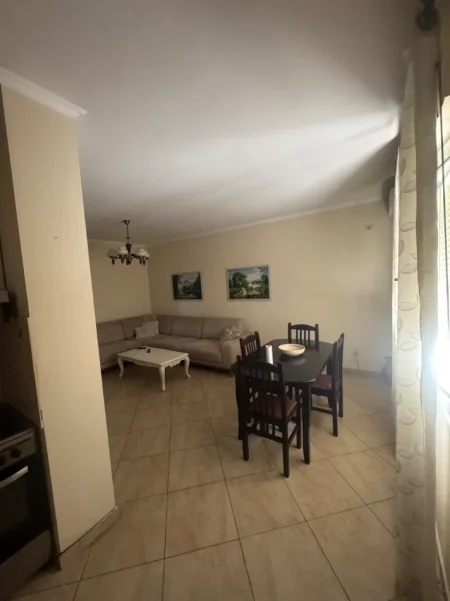 Tirane, jepet me qera apartament 2+1 Kati 3, 110 m² 650 € (don bosko)