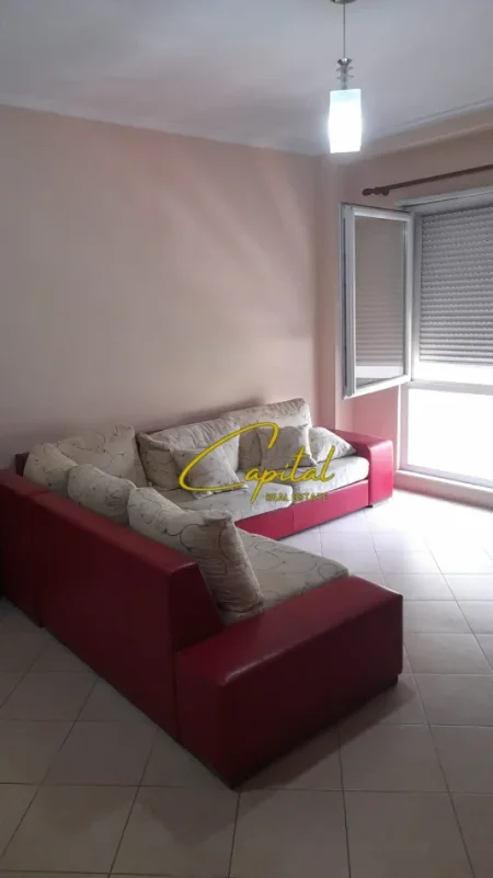 Tirane, jepet me qera apartament 1+1 Kati 2, 62 m² 550 € (ISH TREGU ELEKTRIK)