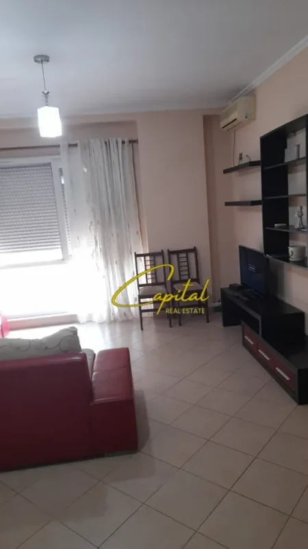 Tirane, jepet me qera apartament 1+1 Kati 2, 62 m² 550 € (ISH TREGU ELEKTRIK)