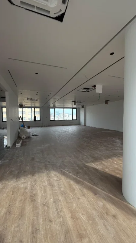 Tirane, jepet me qera zyre Kati 6, 570 m² 10.000 € (Kompleksi Delijorgji)