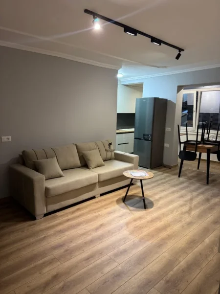 Tirane, jepet me qera apartament 1+1 Kati 6, 50 m² 650 € (VASIL SHANTO)