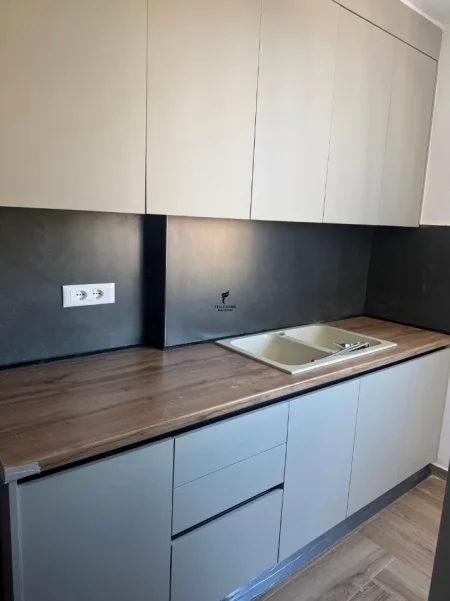 Tirane, jepet me qera apartament 1+1 Kati 6, 50 m² 650 € (VASIL SHANTO)