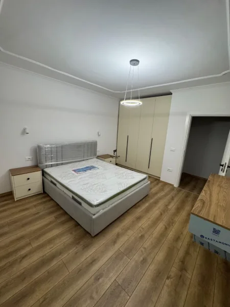 Tirane, jepet me qera apartament 1+1 Kati 6, 50 m² 650 € (VASIL SHANTO)
