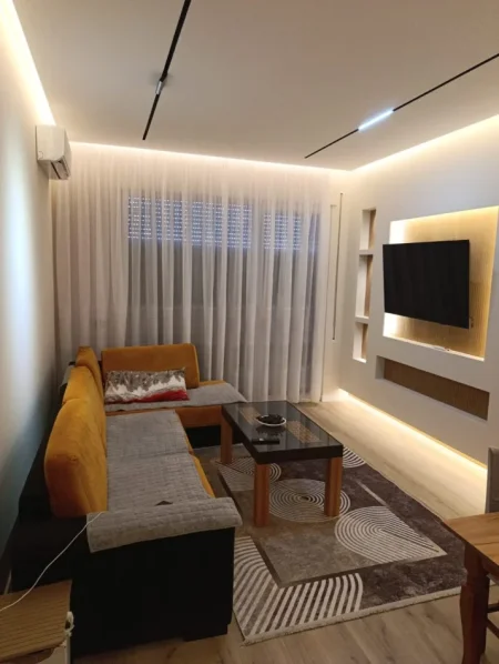 Tirane, jepet me qera apartament 2+1 Kati 2, 100 m² 600 € (Rruga 5 Maji)