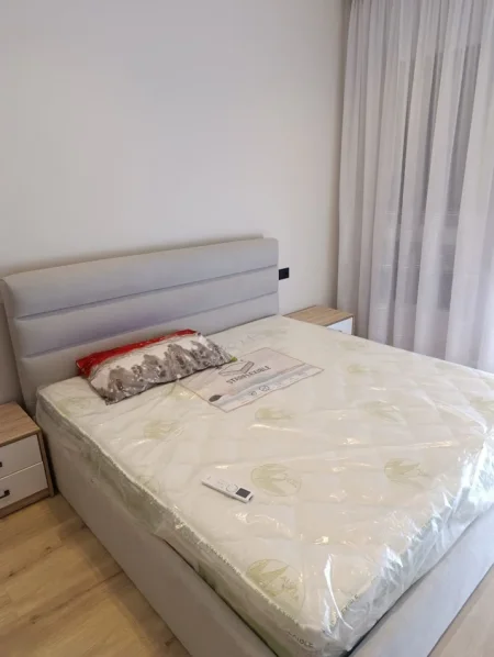Tirane, jepet me qera apartament 2+1 Kati 2, 100 m² 600 € (Rruga 5 Maji)