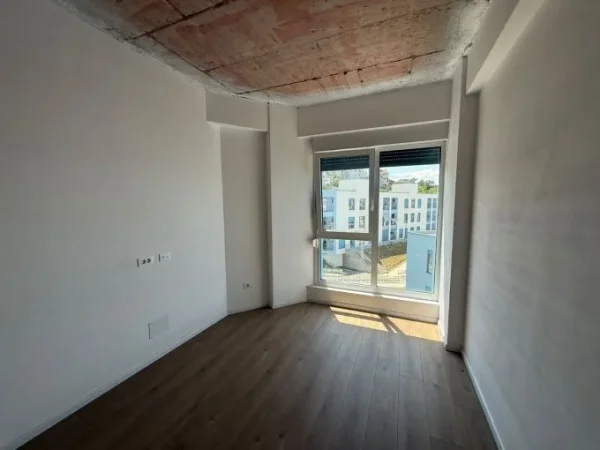 Tirane, shitet apartament 2+1+Aneks+Ballkon Kati 3, 87 m² 120.000 € (Fresku)