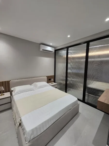 Tirane, jepet me qera apartament 1+1 , 72 m² 700 € (Don Bosko)