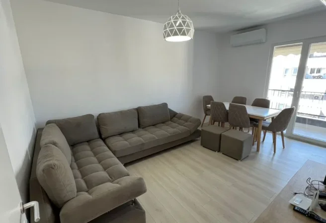 Tirane, jepet me qera apartament 2+1 , 100 m² 600 € 