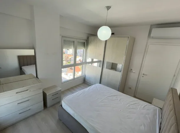 Tirane, jepet me qera apartament 2+1 , 100 m² 600 € 
