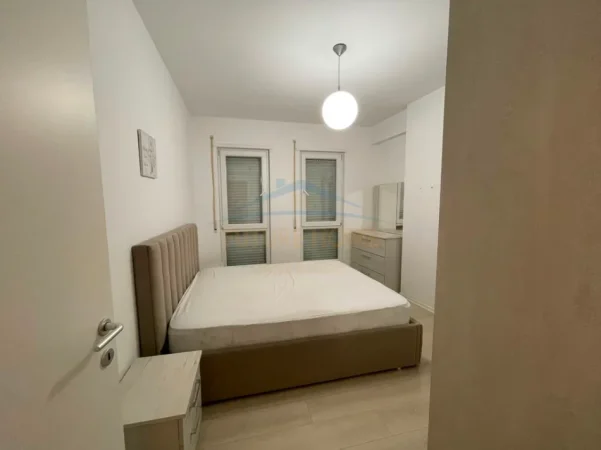 Tirane, jepet me qera apartament 2+1 Kati 9, 87 m² 650 € (Rruga 5 Maji)
