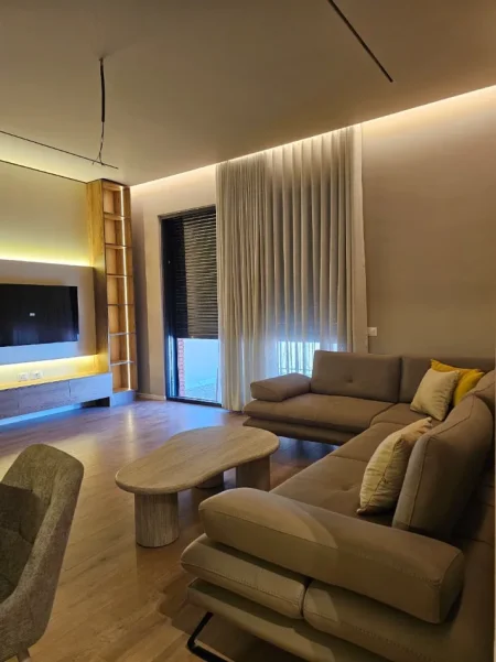 Tirane, jepet me qera apartament 2+1+Ballkon Kati 6, 120 m² 1.400 € (Kompleksi Delijorgji)