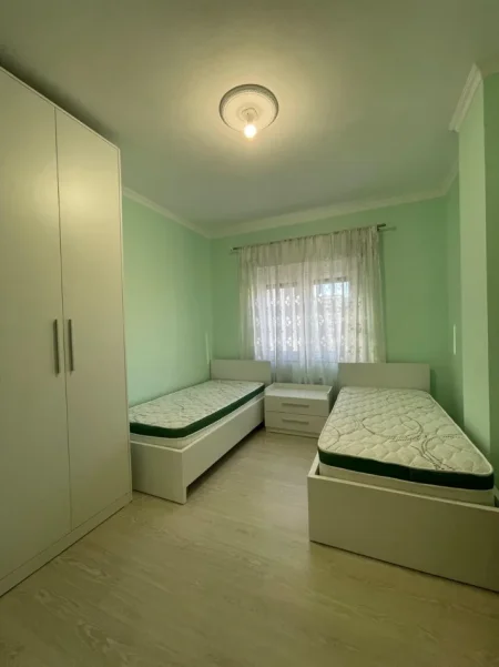 Tirane, jepet me qera apartament 2+1+Ballkon Kati 4, (Don Bosko)