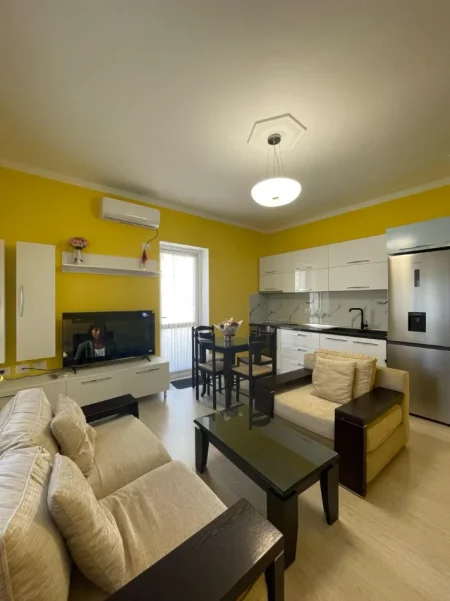 Tirane, jepet me qera apartament 2+1+Ballkon Kati 4, (Don Bosko)