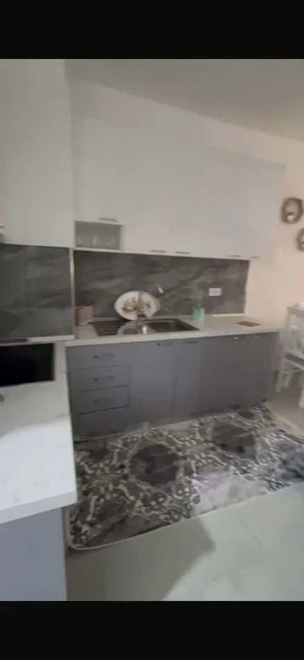 Tirane, jepet me qera apartament 2+1 Kati 5, 100 m² 600 € (5 MAJ)