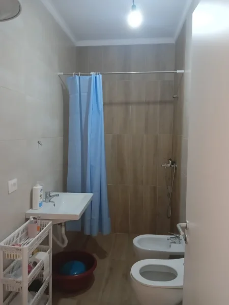 Tirane, jepet me qera 1+1 , 63 m² 500 € (Don Bosko)