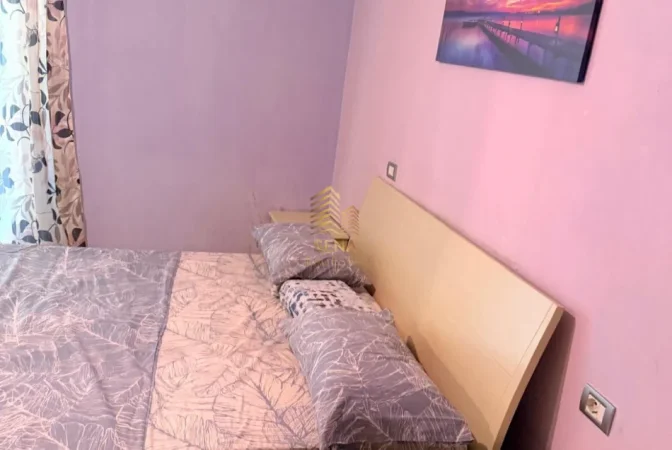 Tirane, jepet me qera apartament 1+1+Ballkon Kati 6, 60 m² 370 € (Yzberisht)