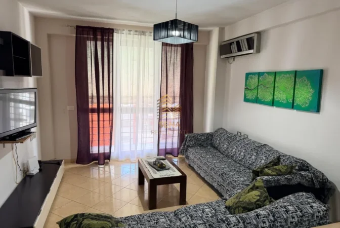 Tirane, jepet me qera apartament 1+1+Ballkon Kati 6, 60 m² 370 € (Yzberisht)