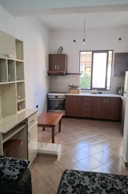 Tirane, jepet me qera apartament 1+1 Kati 2, 65 m² 430 € (Don Bosko)