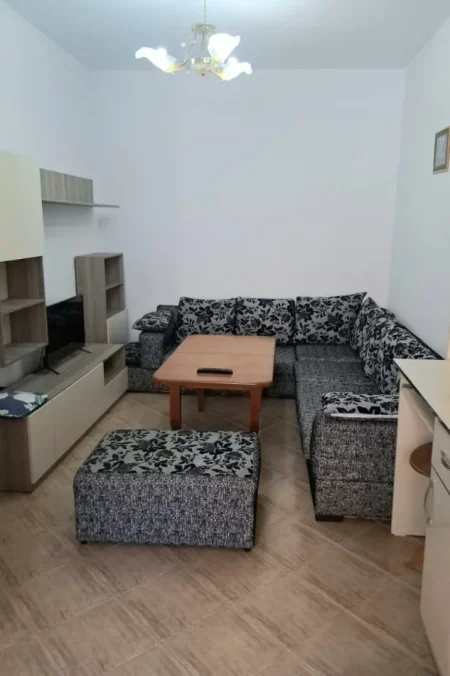 Tirane, jepet me qera apartament 1+1 Kati 2, 65 m² 430 € (Don Bosko)