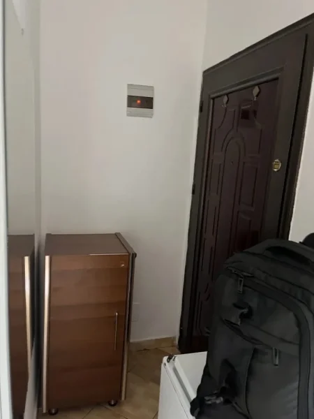 Tirane, jepet me qera apartament 1+1 Kati 3, 60 m² 400 € (Oxhaku)