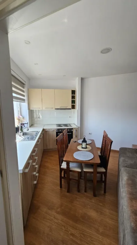 Apartament me qira "Kompleksi Kontakt" 1+1 Kati 11, 50 m² 550 €
