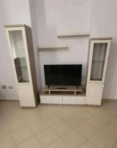 Tirane, jepet me qera apartament 2+1+Ballkon Kati 2, 110 m² 400 € (Fresk)