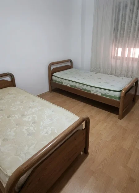 Tirane, jepet me qera apartament 2+1+Ballkon Kati 2, 110 m² 400 € (Fresk)