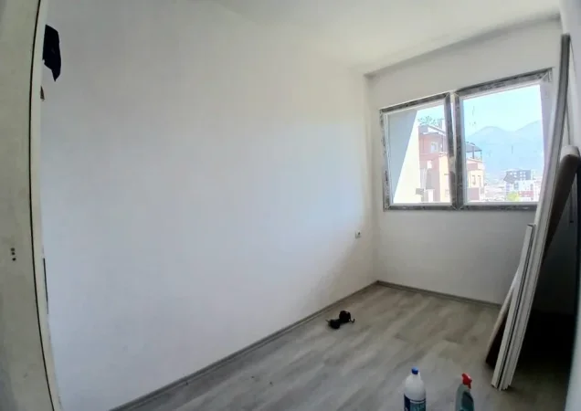 Tirane, jepet me qera apartament 1+1 Kati 7, 50 m² 400 € (5 Maj)