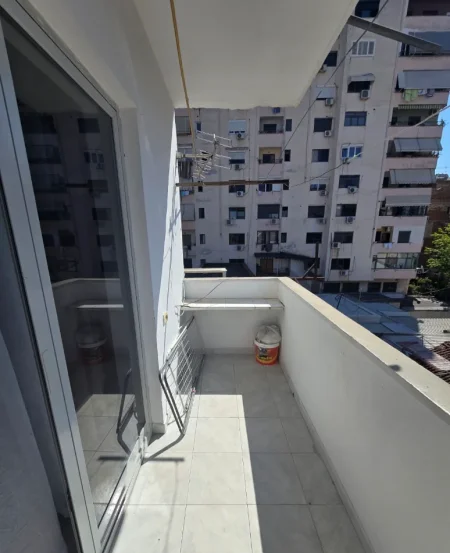 Tirane, jepet me qera garsoniere 1+1 Kati 4, 37 m² 440 € (21 Dhjetori)