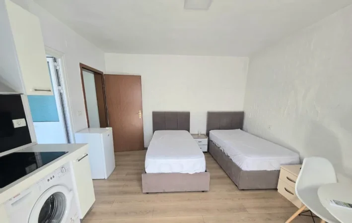 Tirane, jepet me qera garsoniere 1+1 Kati 4, 37 m² 440 € (21 Dhjetori)