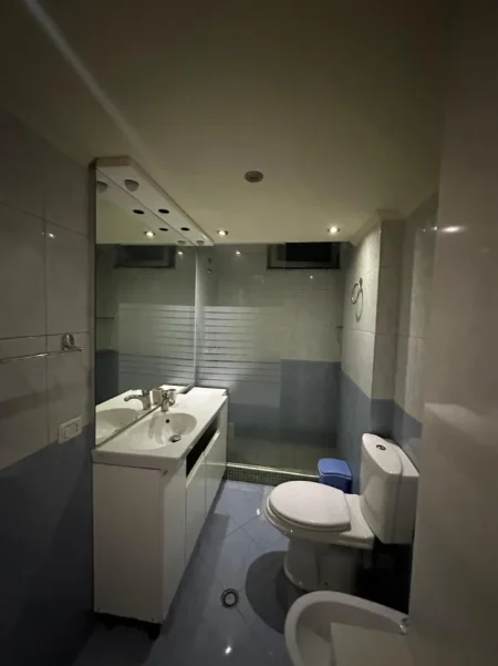 Tirane, shitet apartament 2+1 , 81 m² (Rruga Astrit Losha)