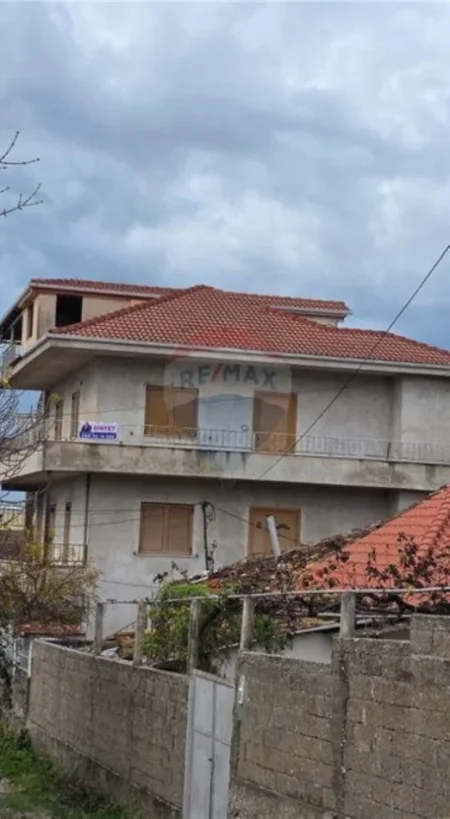 Vlore, shitet Vile Vile 3 Katshe , 407 m² 230.000 € (Rruga Demokracia, Vlorë)