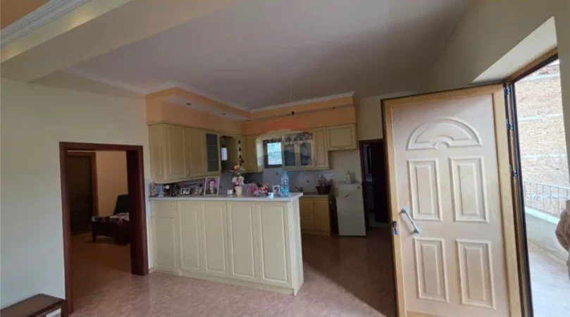 Vlore, shitet Vile Vile 3 Katshe , 407 m² 230.000 € (Rruga Demokracia, Vlorë)