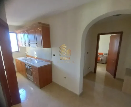 Tirane, jepet me qera apartament 1+1 Kati 2, 74 m² 420 € (Selite)