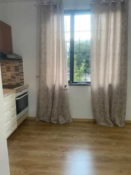 Tirane, jepet me qera apartament 1+1 Kati 2, 50 m² 650 € (BULEVARDI I RI)