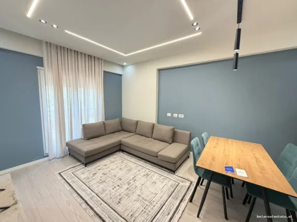 Tirane, jepet me qera apartament 1+1+Ballkon Kati 2, 64 m² 690 € (Rruga e Barrikadave)