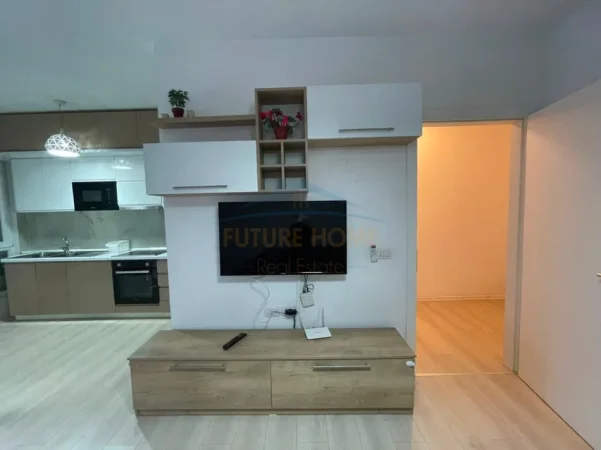 Tirane, jepet me qera apartament 2+1 Kati 9, 87 m² 650 € (Rruga 5 Maj)