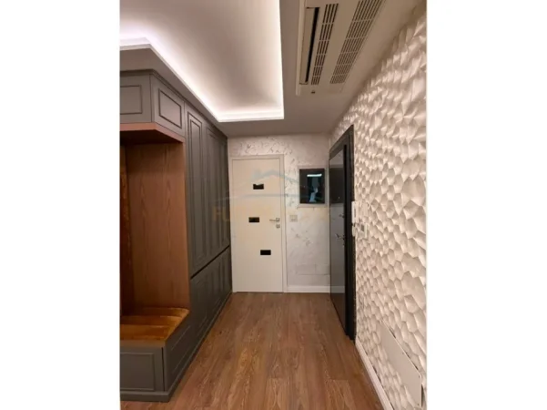 Tirane, shitet apartament 2+1+Aneks+Ballkon , 106 m² 255.000 € 