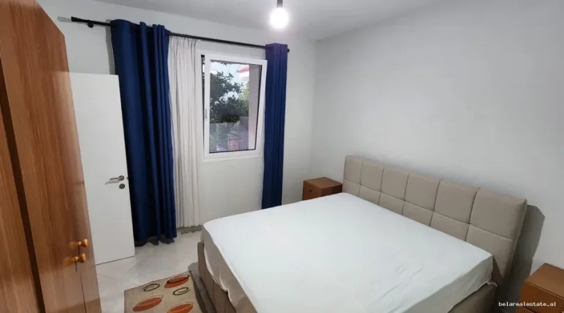 Tirane, jepet me qera Vile Vile 2 Katshe Kati 1, 65 m² 535 € (Rruga Elbasanit)