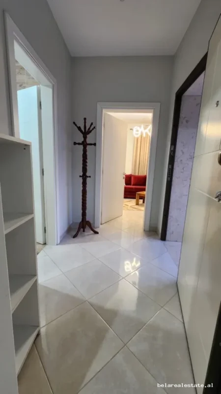 Tirane, jepet me qera Vile Vile 2 Katshe Kati 1, 65 m² 535 € (Rruga Elbasanit)