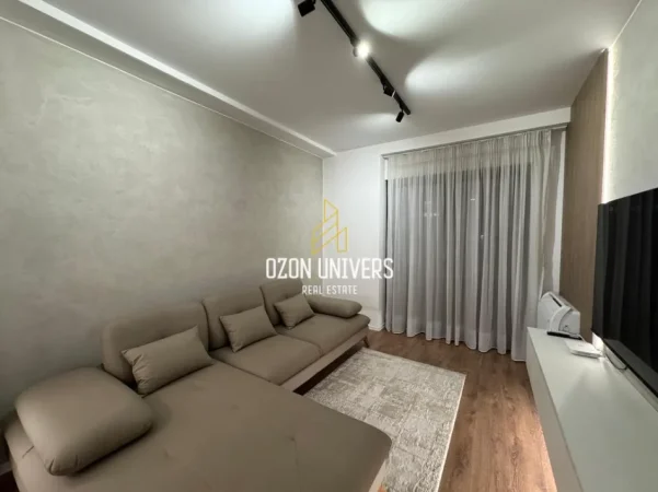 Tirane, jepet me qera apartament 1+1+Ballkon Kati 9, 74 m² 850 € (Tirana Garden Building, Rruga e Kavajës)