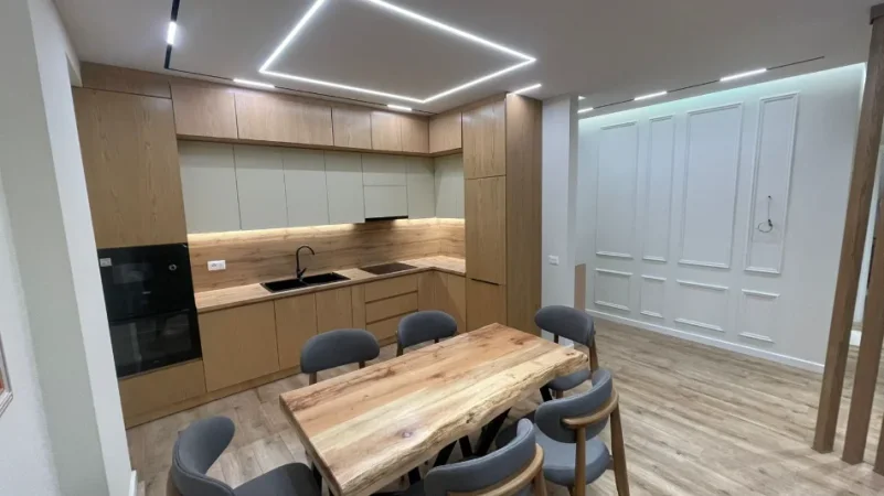Tirane, jepet me qera apartament 2+1+Ballkon Kati 2, 120 m² 1.500 € (Liqeni i Thate)
