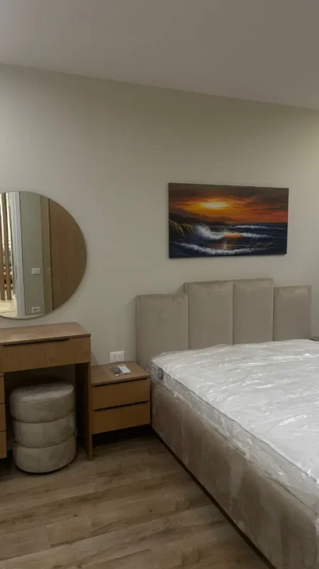 Tirane, jepet me qera apartament 2+1+Ballkon Kati 2, 120 m² 1.500 € (Liqeni i Thate)