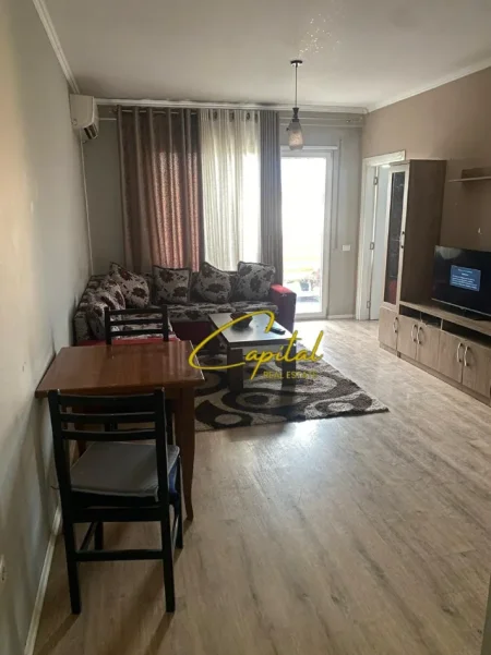 Tirane, jepet me qera apartament 1+1 Kati 3, 65 m² 500 € (LAPRAKE)