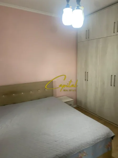 Tirane, jepet me qera apartament 1+1 Kati 3, 65 m² 500 € (LAPRAKE)