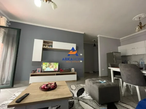 Tirane, jepet me qera apartament 1+1+Ballkon Kati 3, 78 m² 537 € 