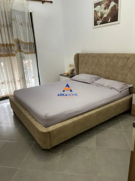 Tirane, jepet me qera apartament 1+1+Ballkon Kati 3, 78 m² 537 € 