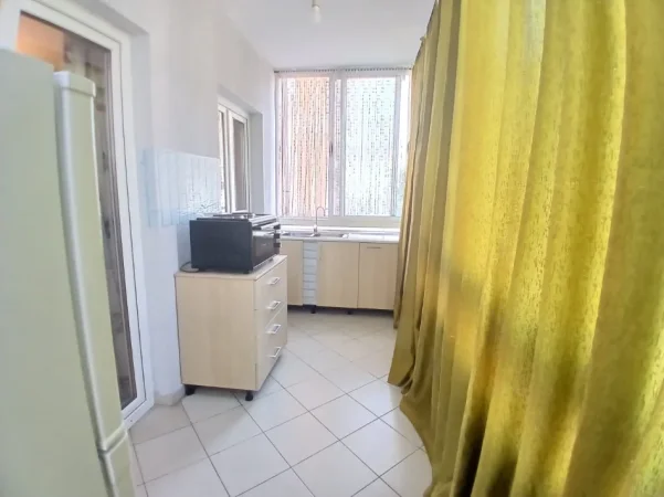 Tirane, jepet me qera apartament 2+1+Ballkon Kati 3, 90 m² 450 € (KODRA E DIELLIT)